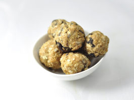 Oatmeal Energy Balls with Raisins