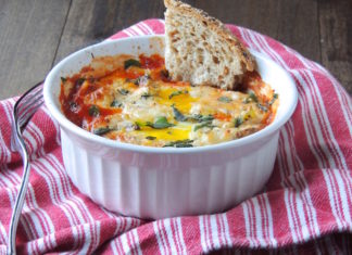 Feelings Are Delicious – Oven Baked Eggs with Marinara Sauce