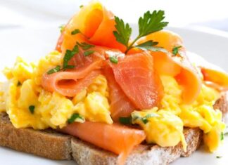 Energizing Protein-Packed Breakfast for Busy Parents: Salmon and Eggs on Toast egg salmon toast