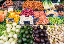 Gut Check: 4 Signs Your Busy Parent Diet is Lacking Fiber fruit vegetable fiber