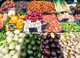 Gut Check: 4 Signs Your Busy Parent Diet is Lacking Fiber fruit vegetable fiber